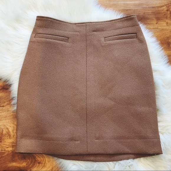 H&M Dresses & Skirts - H&M Classic Camel Skirt